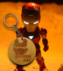 Brelok drewniany IRON MAN 5cm