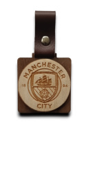 Brelok drewniany grawerowany dwuwarstwowy bejcowany Manchester City 5x5cm